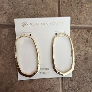 New with tag Kendra Scott Zorte Open Hammered Frame Earrings, Gold tone NWT